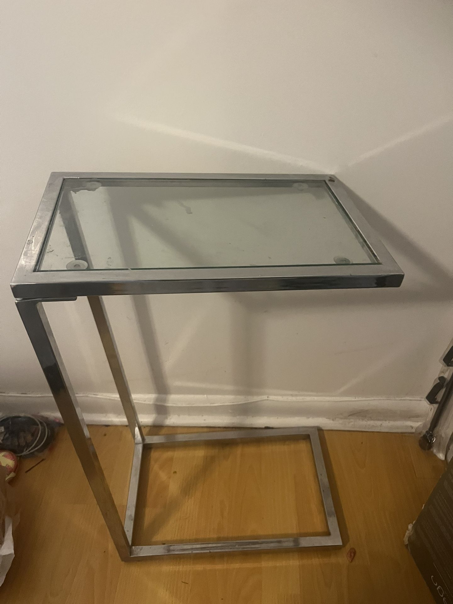 Chrome Table Tone Used Metz To The TV Or Next To The Bed To Watch TV