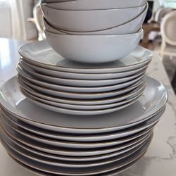 Set Of 24 West Elm Plates And Bowls 
