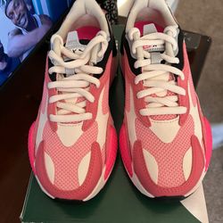 $100 brand New Pumas For Sale Size 7