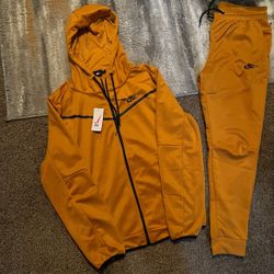 Wheat Nike Sweatsuit. Size Small Medium N Xl 
