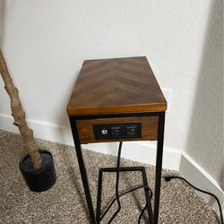 Side Table + Electric Kettle Bundle : Great Condition