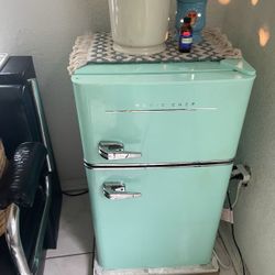 Magic Chef Fridge 