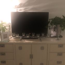 Beautiful Multi Purpose Side Board / Dresser 70 X 30