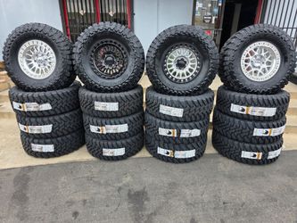 17" KMC w- 35x12.50R17 Toyo MT tires