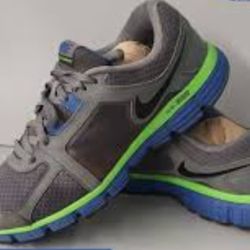 Nike dual fusion st2