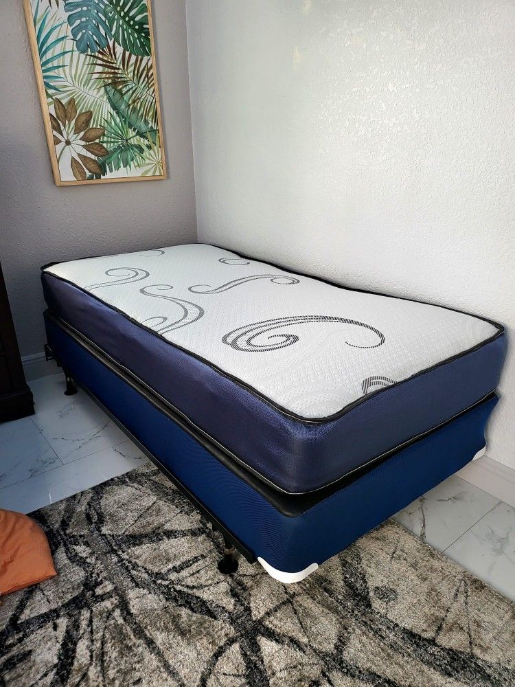 NEW TWIN-SIZE MATTRESS AND BOX SPRING 💤