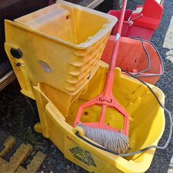 Mop buckets