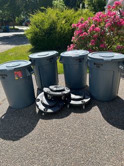 Brute 32 Gallon Garbage cans & Dolly
