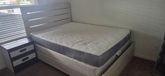 Queen Size Bed  and matrees
