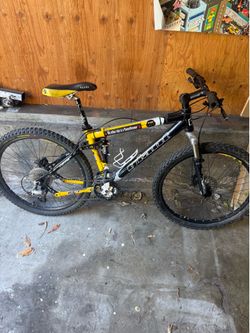 Giant 26” XTC DS/1 Full Suspension Mountain Bike Disc Brakes Extras