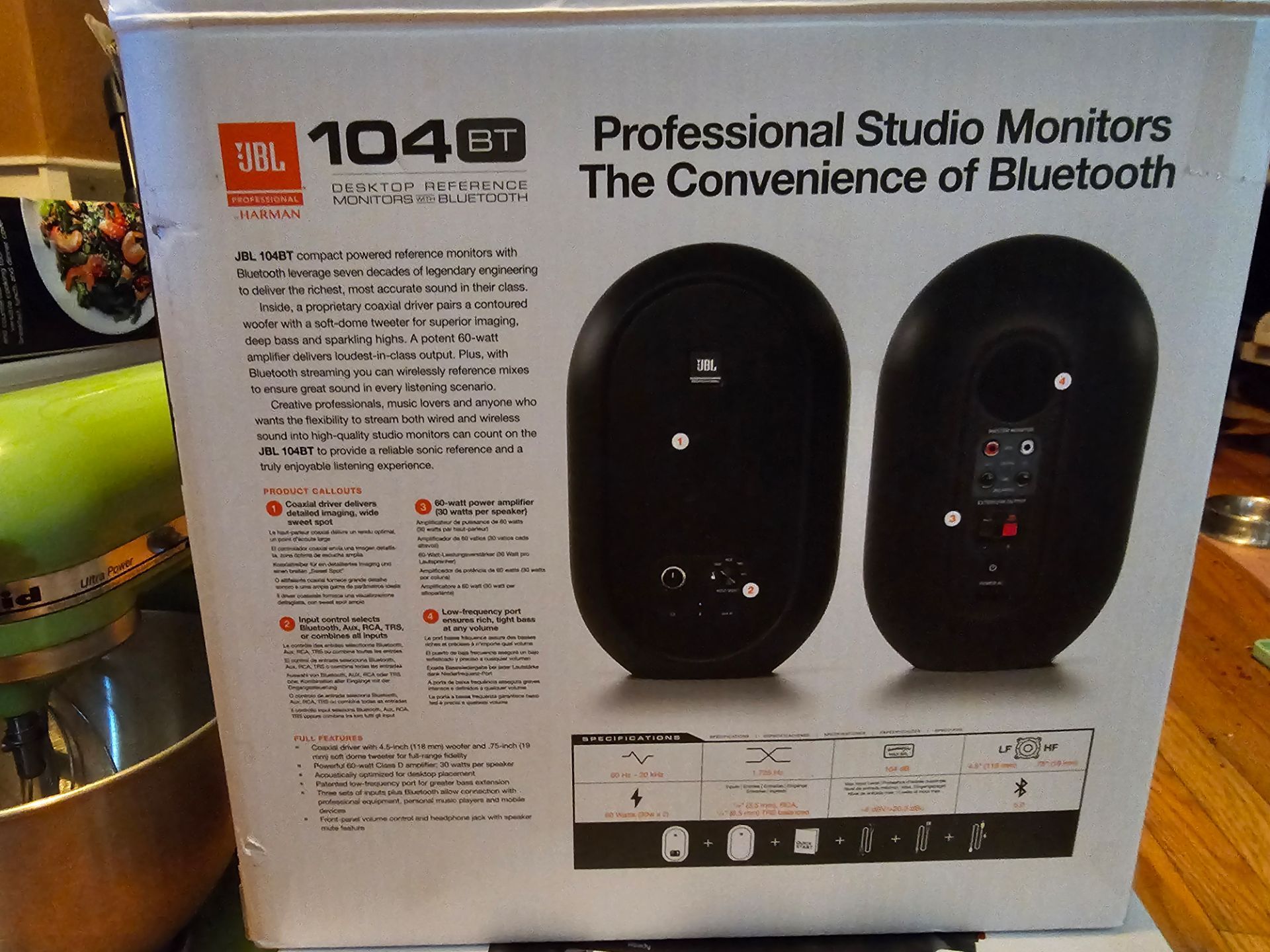 JBL 104 BT professional speakers
