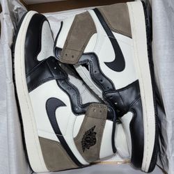 Jordan 1 Mocha DS Size 10