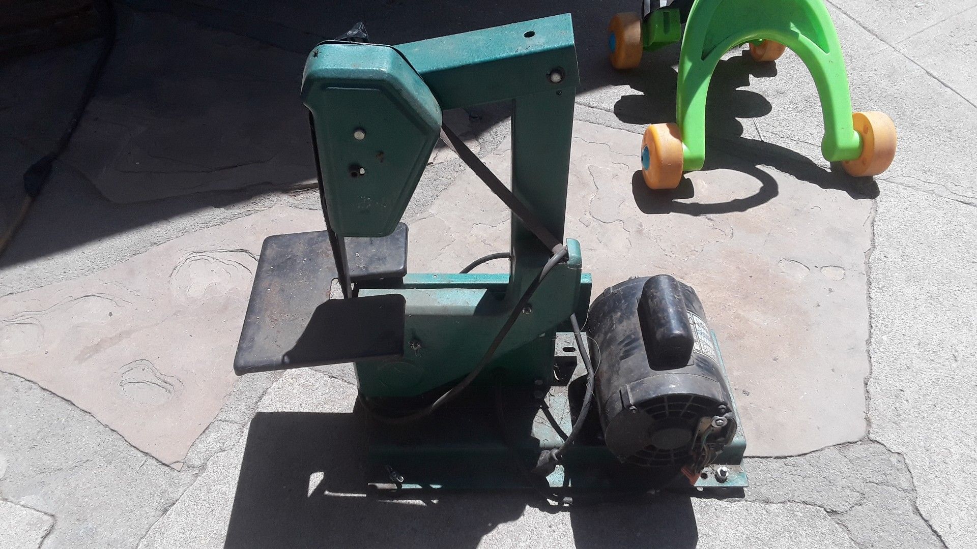 Emery cloth belt sander 20 bucks for Sale in Bakersfield, CA OfferUp