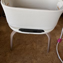 Graco SmartSense Soothing Baby Bassinet