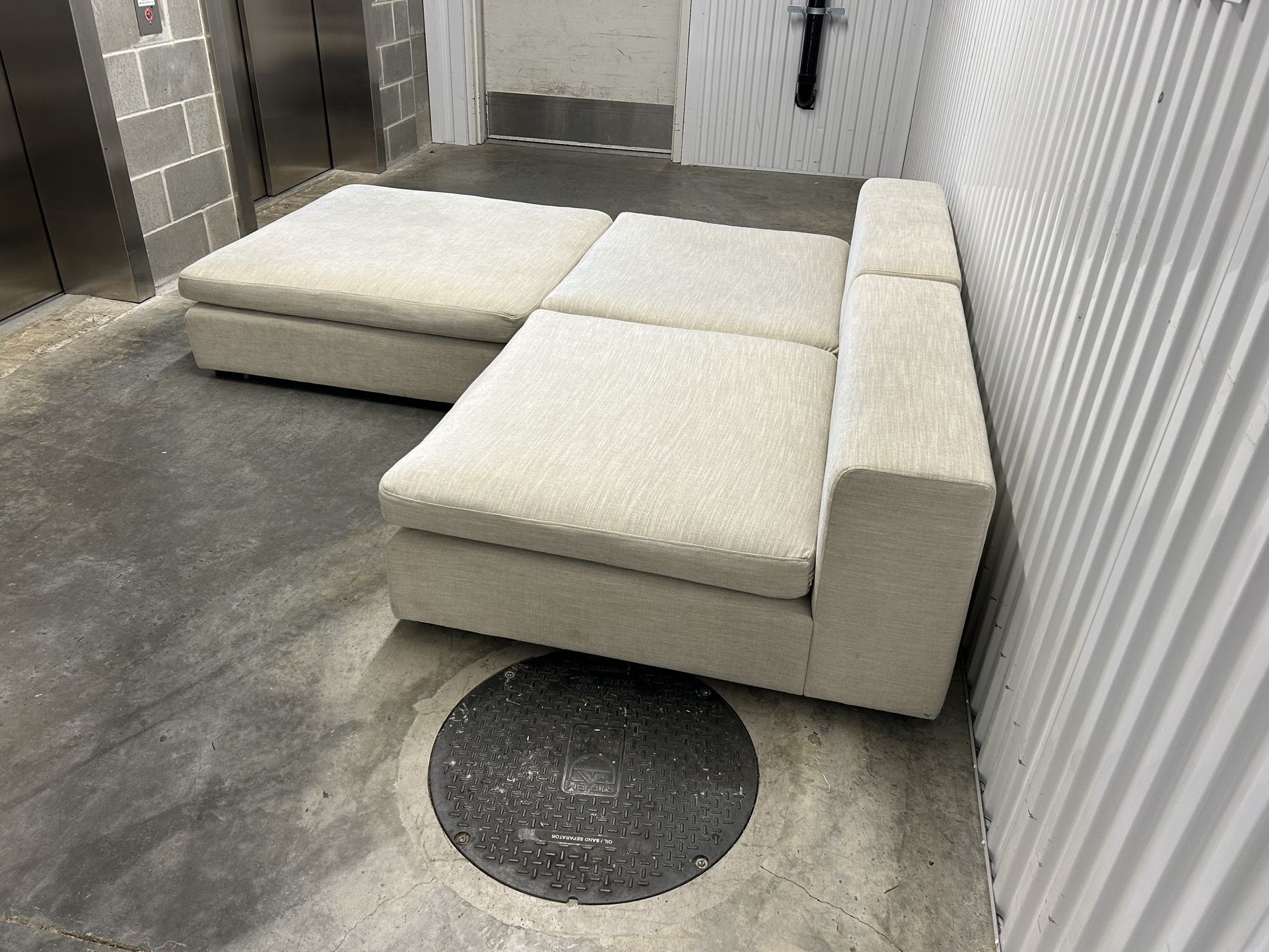 ARTICLE (luxury Cubicles Sectional Sofa)