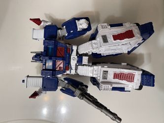 Transformers WFC War For Cybertron Ultra Magnus Hasbro