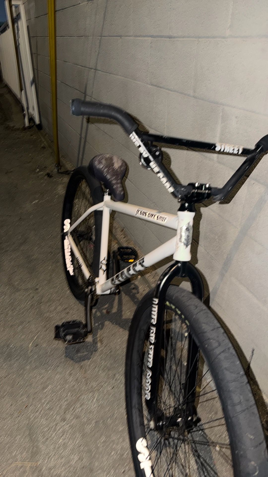 Frame trade only LF THRONE or BETTER STREET CO