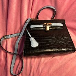 Women’s Blue And Black Purse With Lock And Key