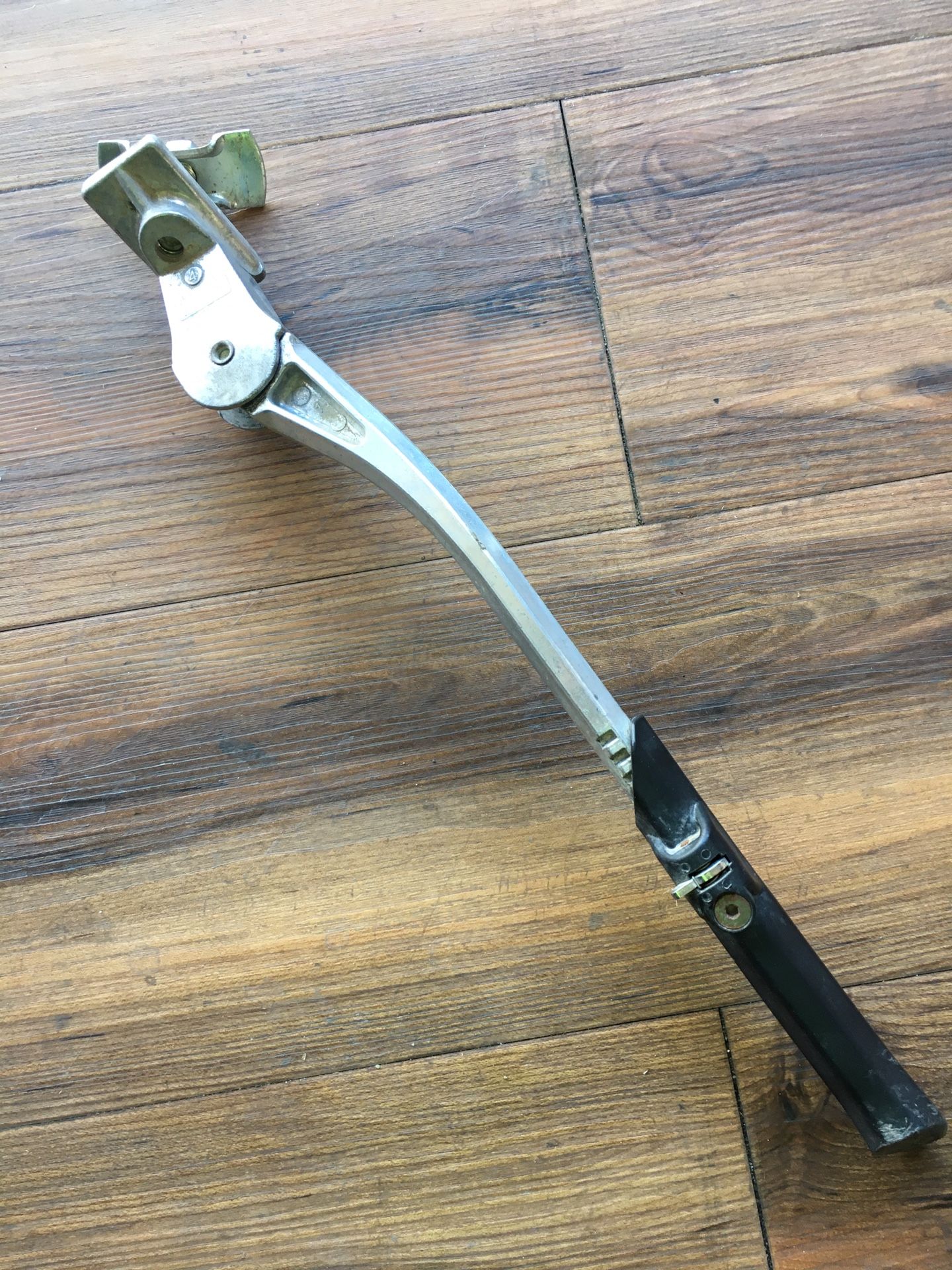 Aluminum adjustable bike stand