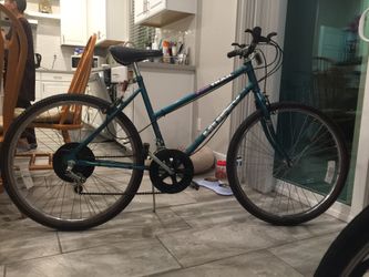 Huffy rock sale trail bike