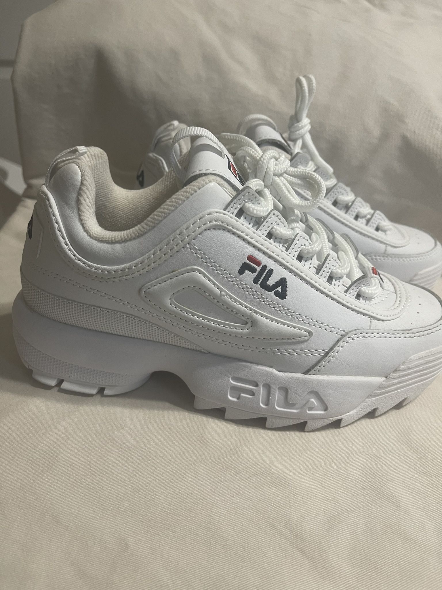 Women Sneaker Size 6