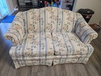 2 seater sofa (Love seat)