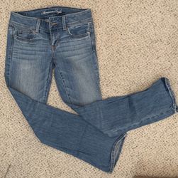 American Eagle jeans size 2 short