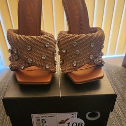 Sz 6 Cape Robbins Stilettos