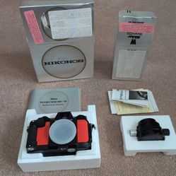 Nikonos V underwater camera w/ flash