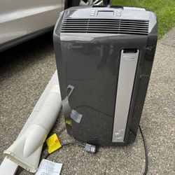 DeLonghi Air Conditioner 12,500 BTU/h 500 sqft
