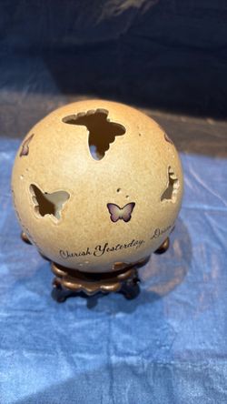 Cherish candle holder