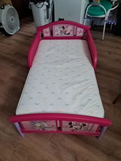 Minnie mouse toddler bed