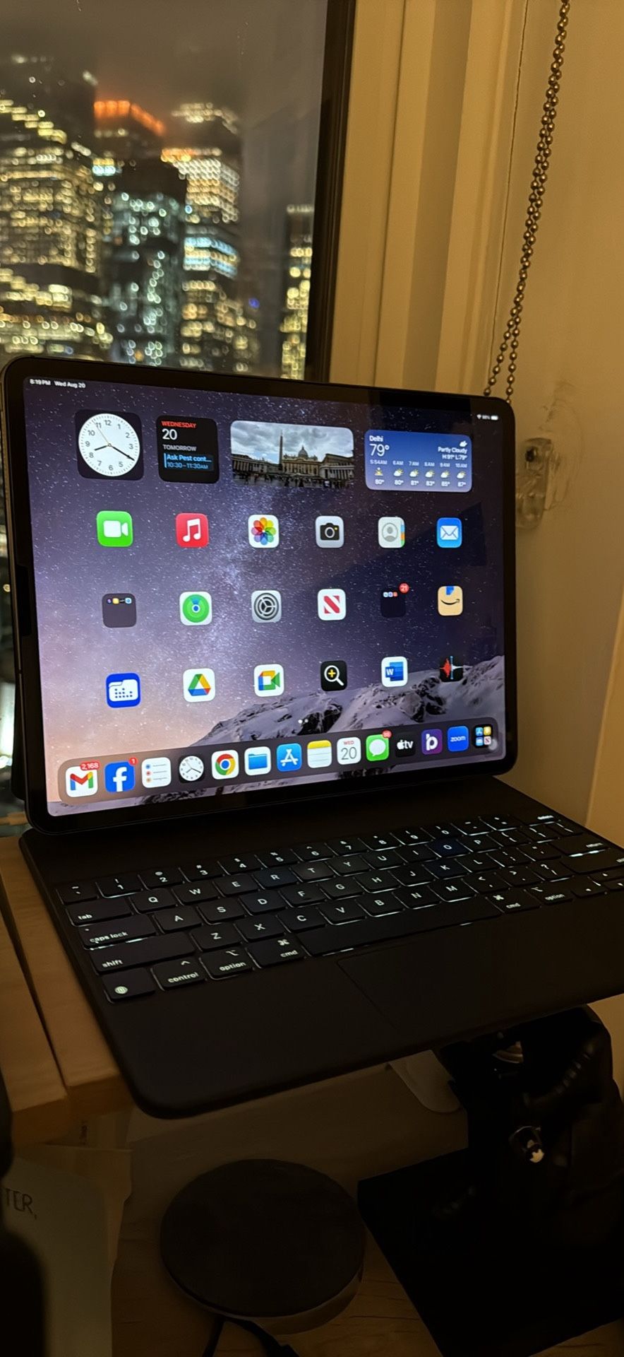 iPad Pro 12.9 cellular with Magic Keyboard