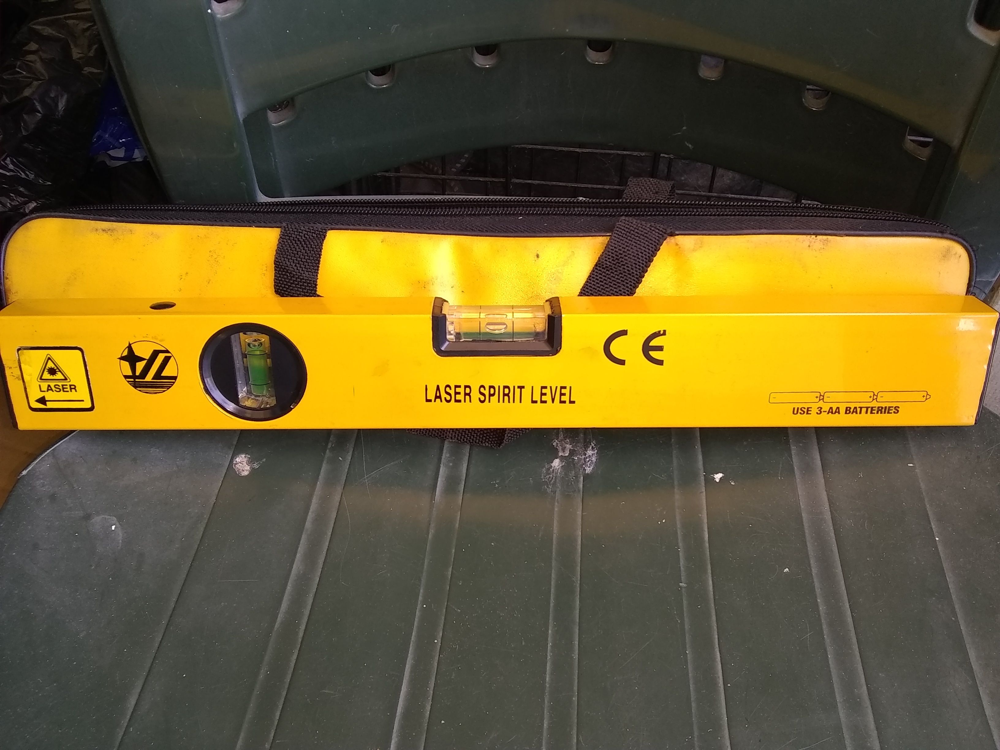 Laser spirit level