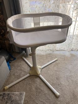 HALO Bassinest Swivel Sleeper – Bedside Baby Bassinet