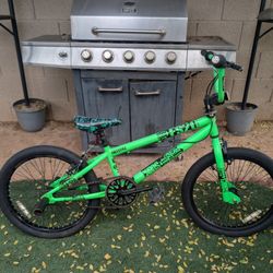 20"BOYS BMX BIKE. Freshly Túne Up Rides Extremely Smoth Fast & Comfortable. 