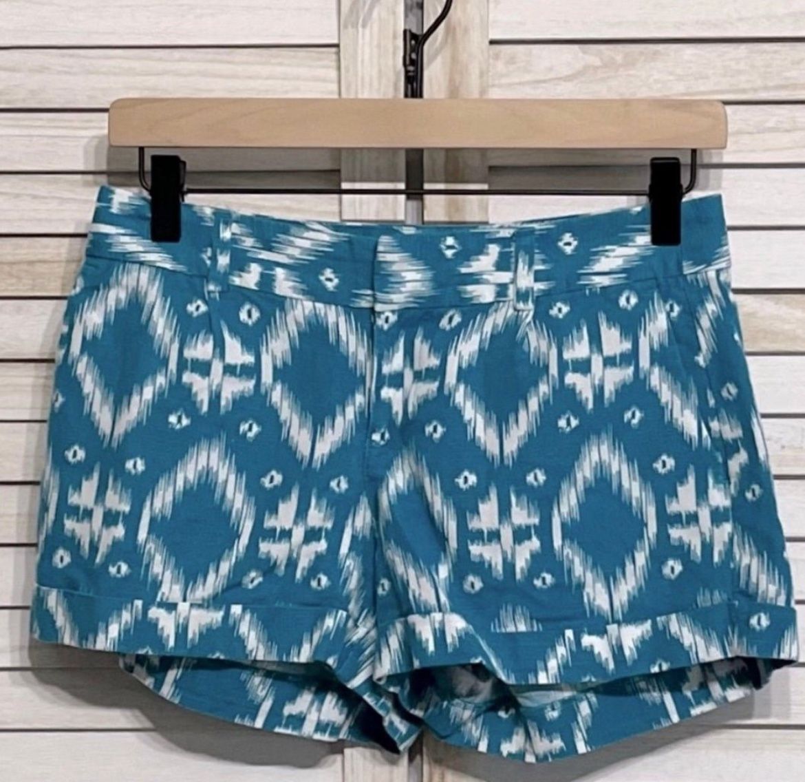 Banana Republic Aztec Print Ryan Fit Shorts Size 0 PRICE FIRM