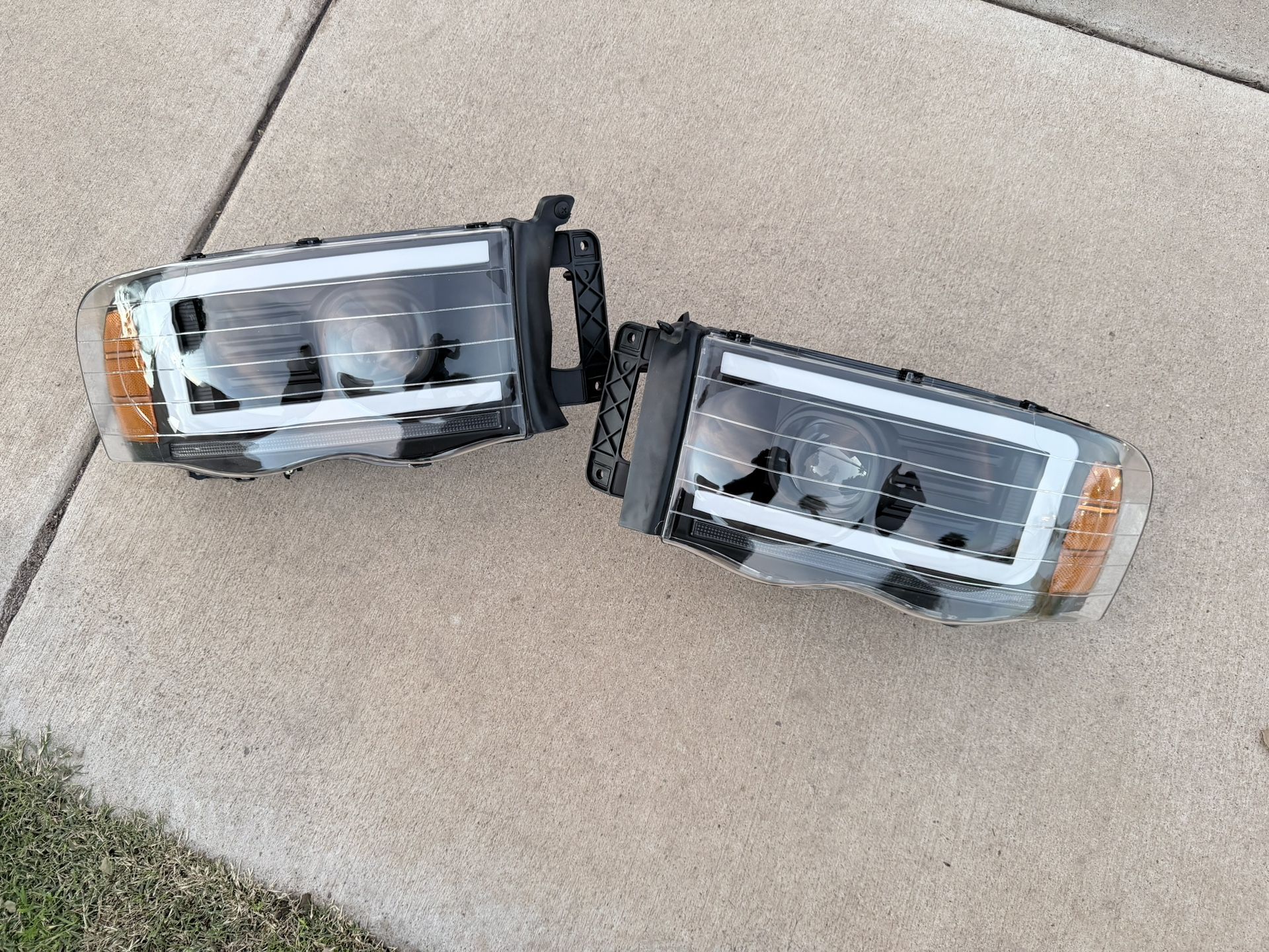 02 to 05 Dodge Ram Black Projector LED DRL Headlights