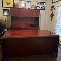 Desk And Cabinets Office Furniture Set