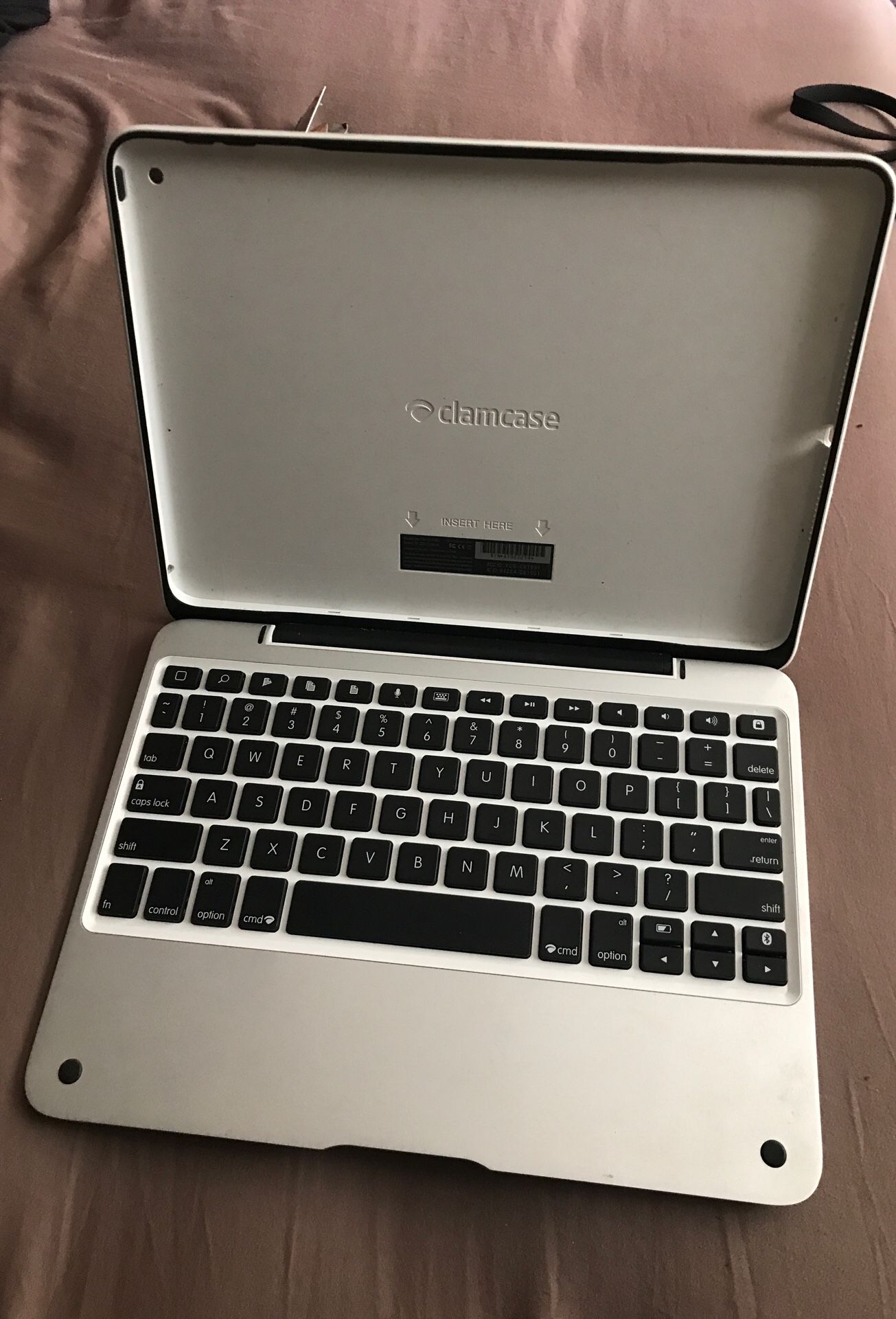 Incipio ClamCase Pro Apple iPad Air 2 Aluminum/White C61001WS Keyboard Conversion