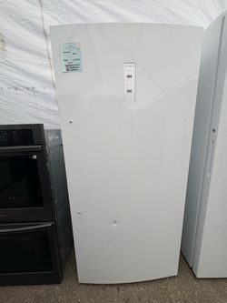 Frigidaire Standup Freezer👻