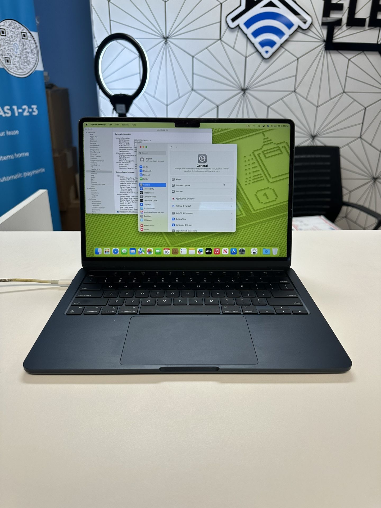 MacBook Air 2024 M3 13 inch 8 GB 256 SSD Midnight