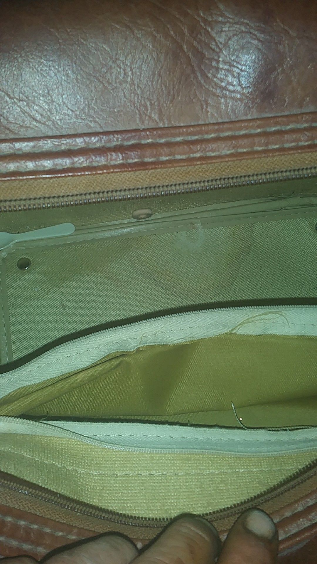 Samsonite silhouette