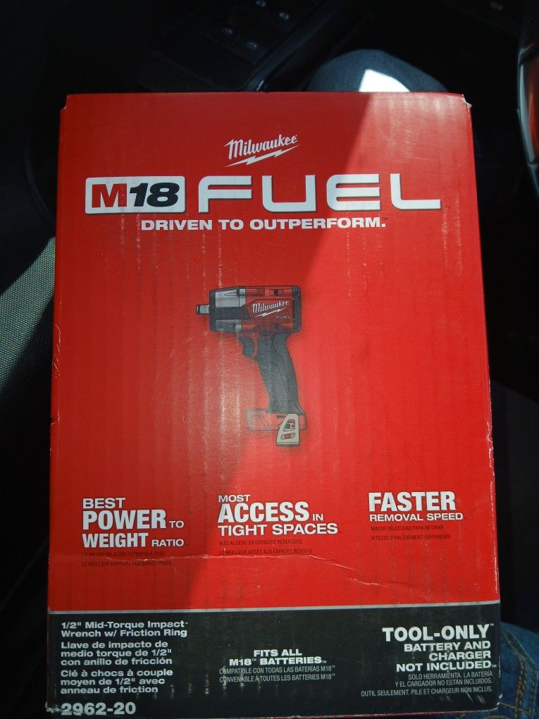 Milwaukee M18 Fuel Impact 1/2 Mid Torque Wrench