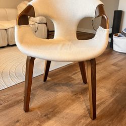 Mid Century Modern Chair 