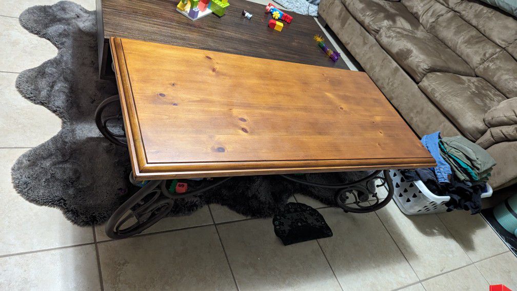 Coffee Table And (2) End Tablds