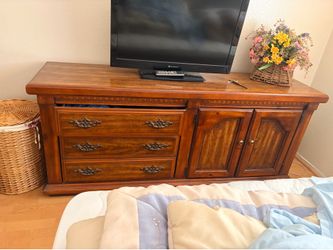 Vintage dresser