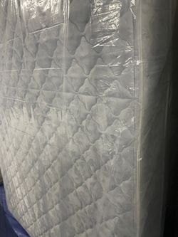 Queen mattress 100 must go this week. I can also deliver.