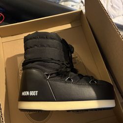 Moon Boots 