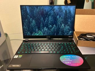 Gigabyte AERO 15 WB Gaming Laptop – RTX 2070 Max-Q, Intel i7, 16GB RAM, 512GB SSD